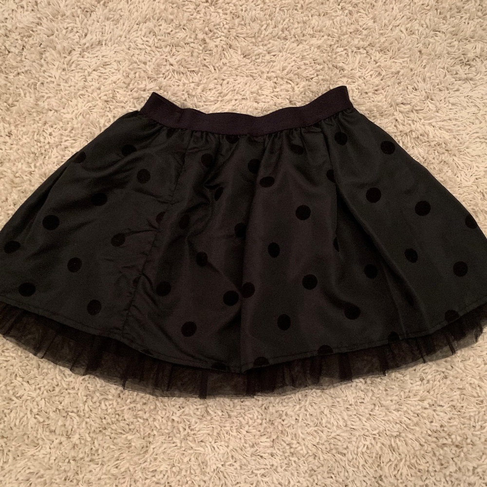 black skirt